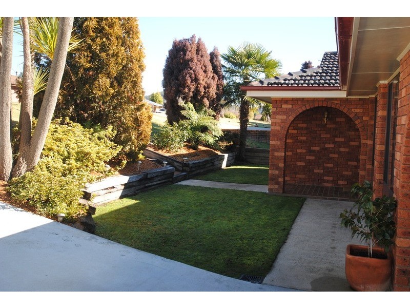 11 Chivers Close, Lithgow NSW 2790