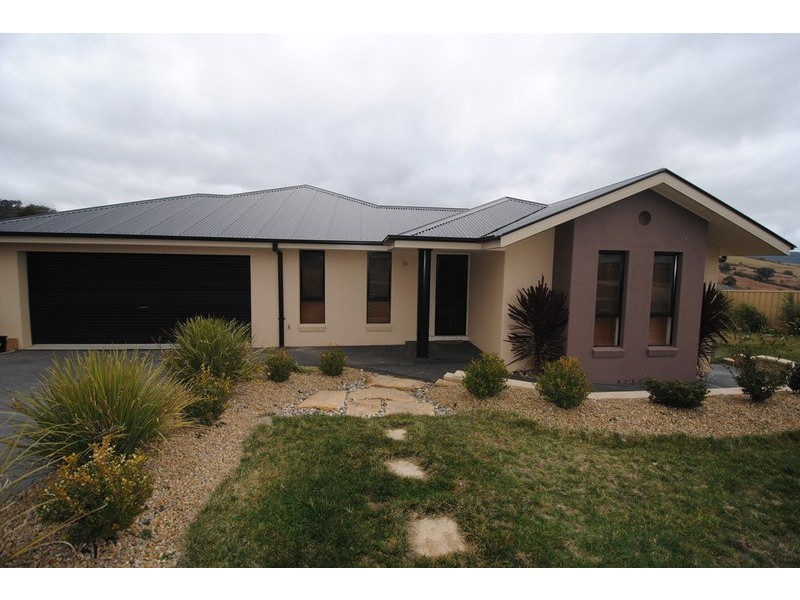 15 Kirkley Street, Lithgow NSW 2790