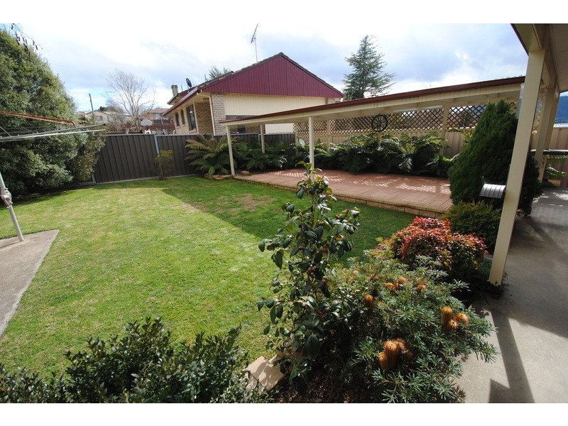 2 Enfield Avenue, Lithgow NSW 2790
