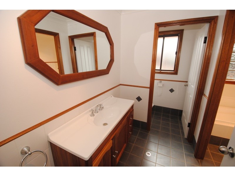 2 Enfield Avenue, Lithgow NSW 2790