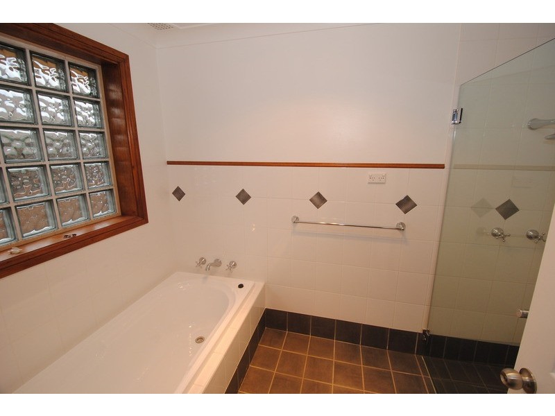 2 Enfield Avenue, Lithgow NSW 2790