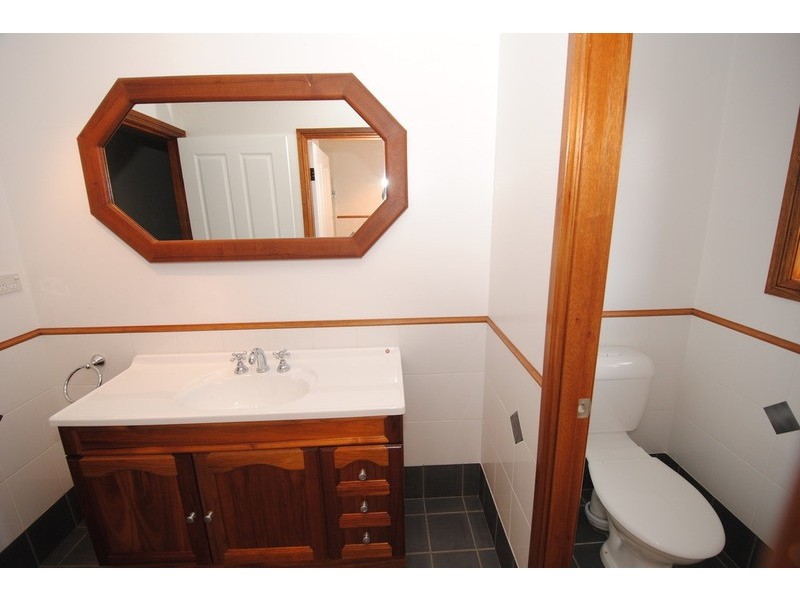 2 Enfield Avenue, Lithgow NSW 2790