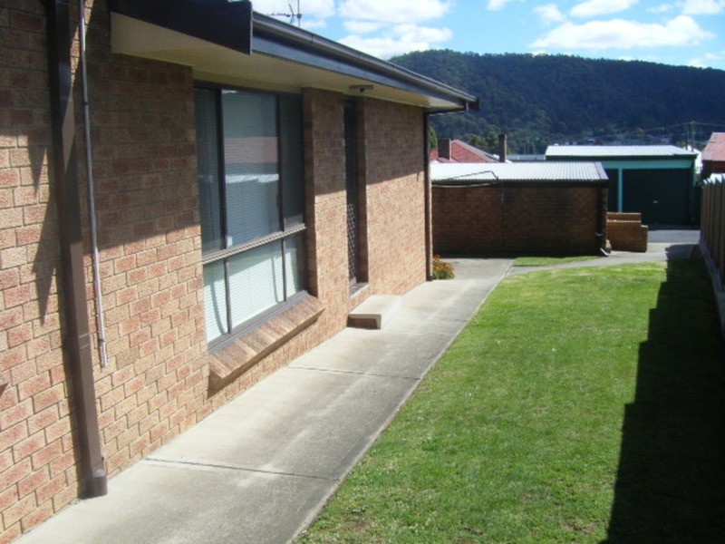 2/28 Bent Street, Lithgow NSW 2790