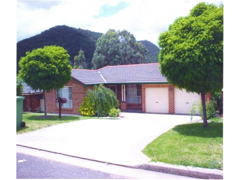 12 Chivers Close, Lithgow NSW 2790