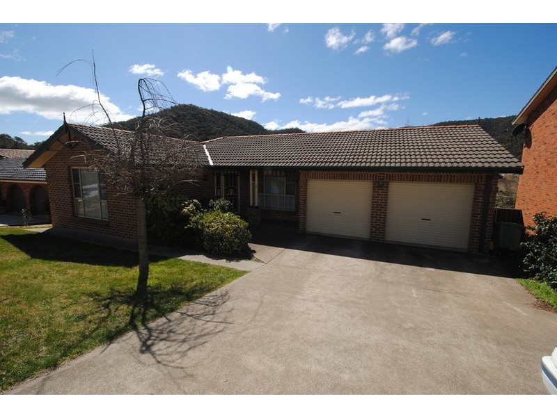 12 Chivers Close, Lithgow NSW 2790