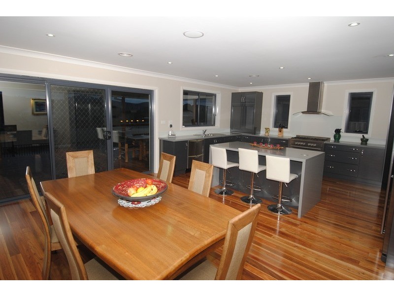 11 Sandalwood Drive, Lithgow NSW 2790
