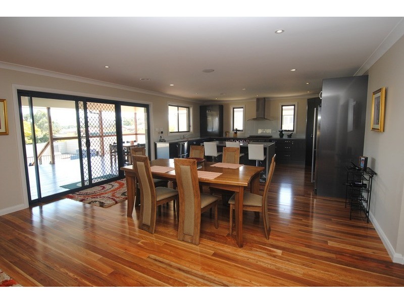 11 Sandalwood Drive, Lithgow NSW 2790