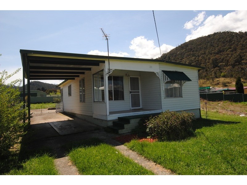 80 Sandford Avenue, Lithgow NSW 2790
