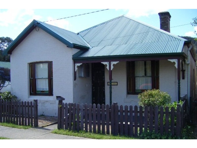 18 Read Avenue, Lithgow NSW 2790