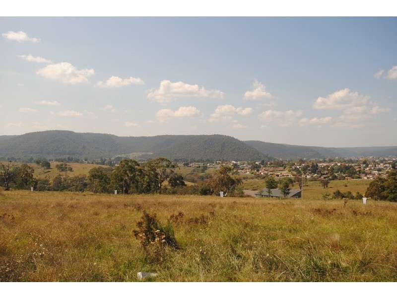 29 Hillcrest Avenue, Lithgow NSW 2790