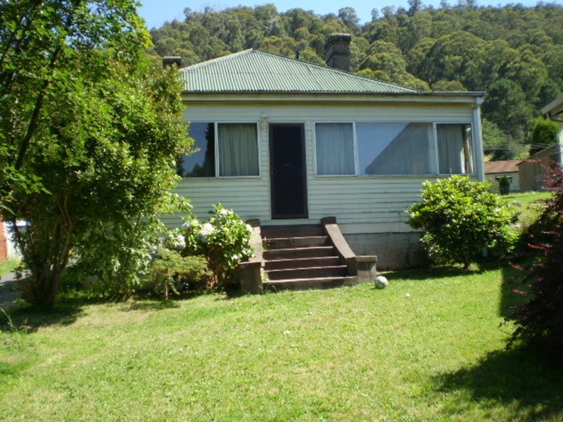 120 Sandford Avenue, Lithgow NSW 2790