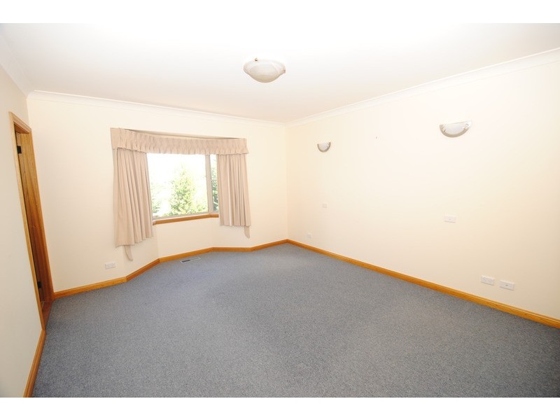 8 Wilton Close, Lithgow NSW 2790