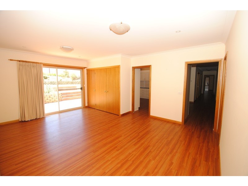 8 Wilton Close, Lithgow NSW 2790