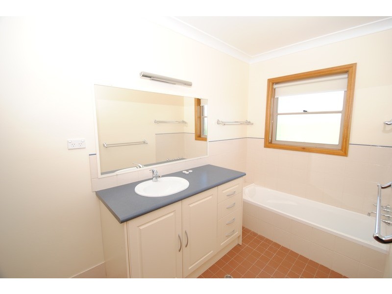 8 Wilton Close, Lithgow NSW 2790