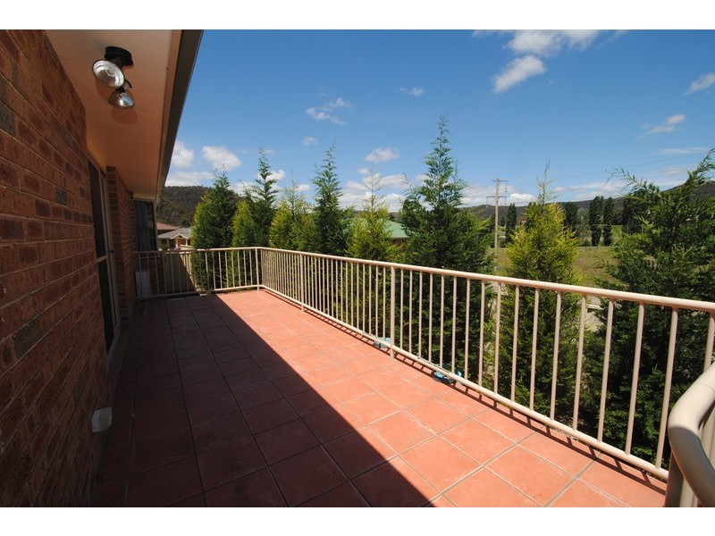 8 Wilton Close, Lithgow NSW 2790