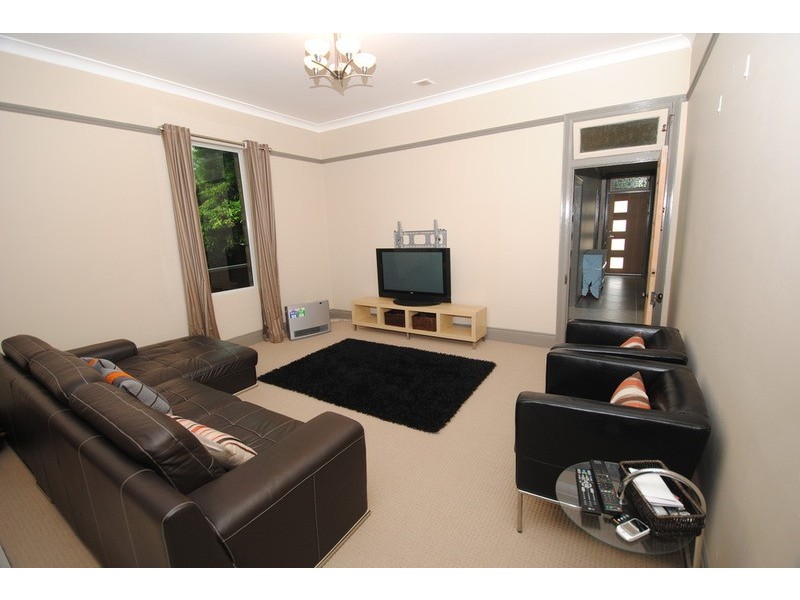 51 Read Avenue, Lithgow NSW 2790