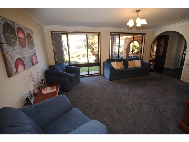 11 Chivers Close, Lithgow NSW 2790