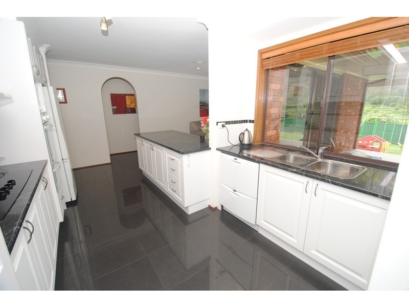 11 Chivers Close, Lithgow NSW 2790