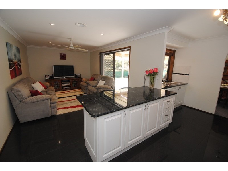 11 Chivers Close, Lithgow NSW 2790