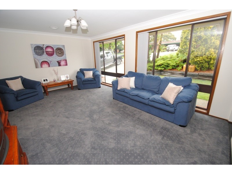 11 Chivers Close, Lithgow NSW 2790
