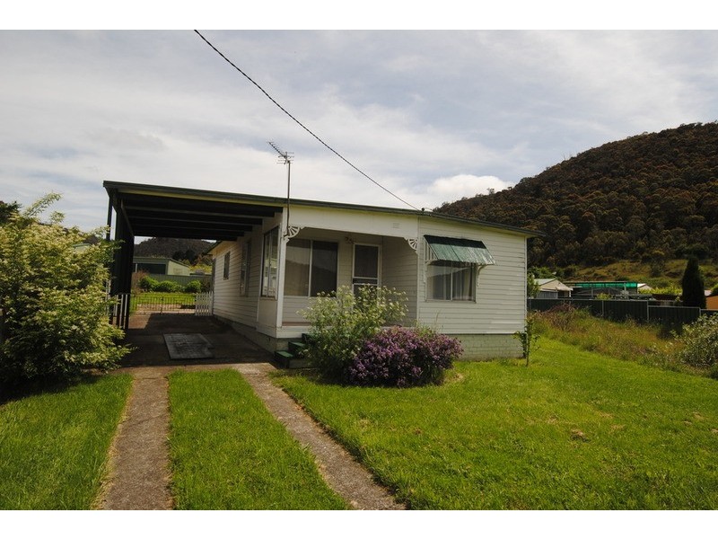 80 Sandford Avenue, Lithgow NSW 2790