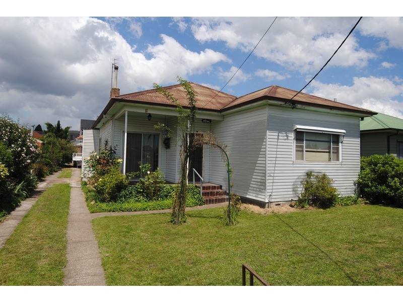 11 Rifle Parade, Lithgow NSW 2790