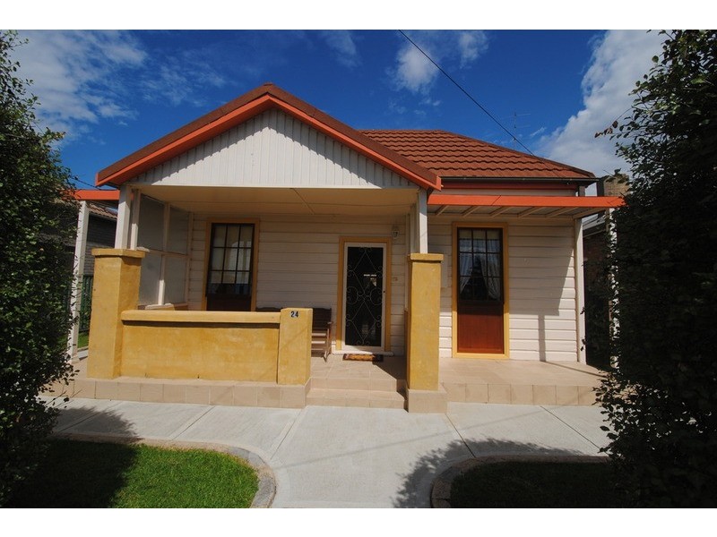 24 Clarice Street, Lithgow NSW 2790