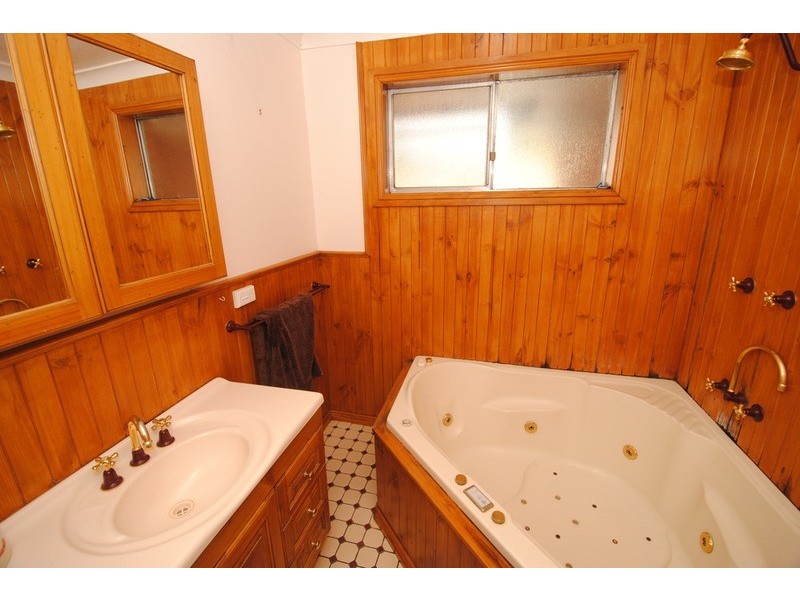 24 Bayonet Street, Lithgow NSW 2790