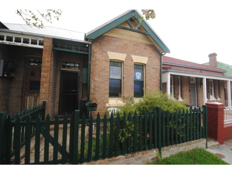 42 Hayley Street, Lithgow NSW 2790