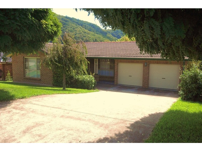 12 Chivers Close, Lithgow NSW 2790