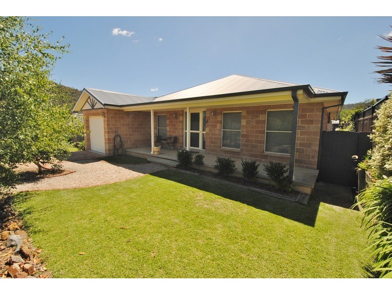 10 Thornley Close, Lithgow NSW 2790