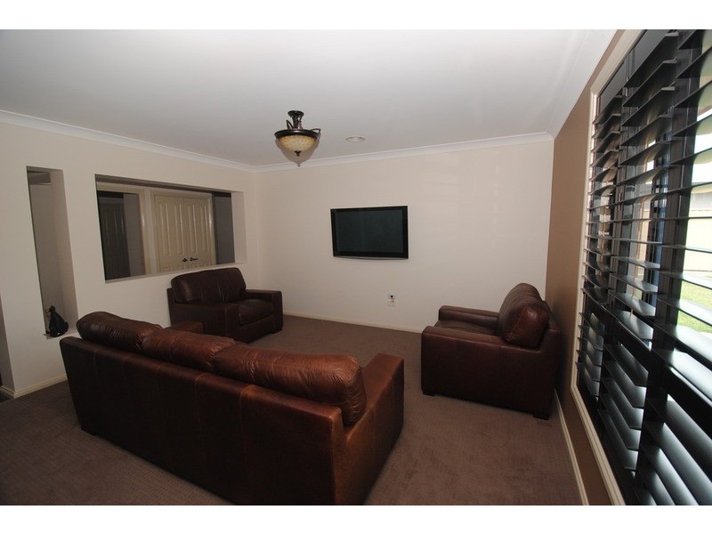 10 Surveyors Way, Lithgow NSW 2790