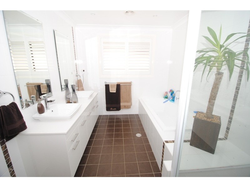 10 Surveyors Way, Lithgow NSW 2790