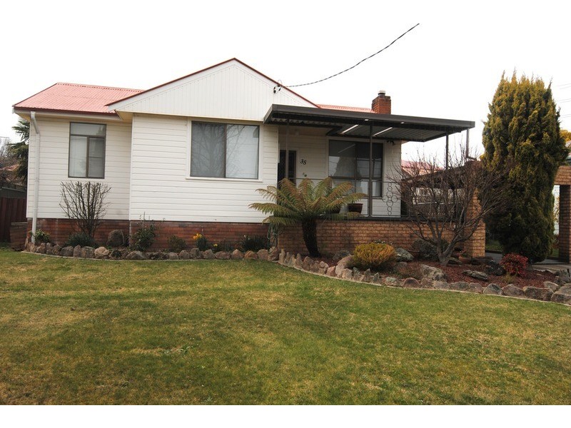 35 Stewart Street, Lithgow NSW 2790