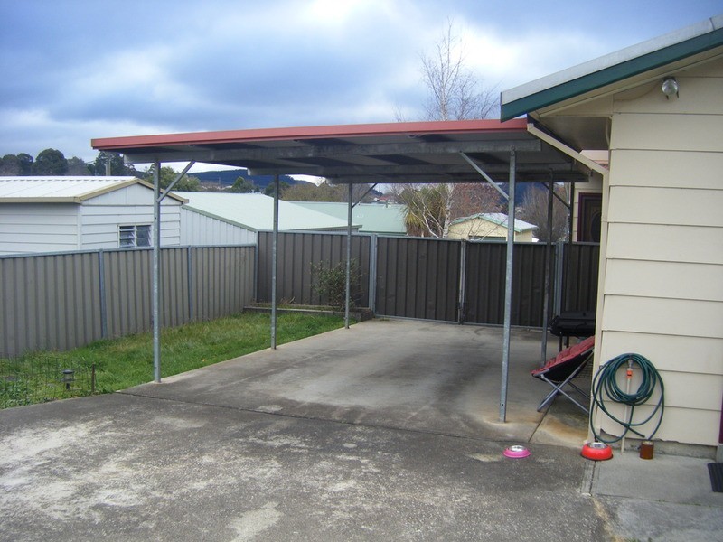 22 Lonepine Avenue, Lithgow NSW 2790