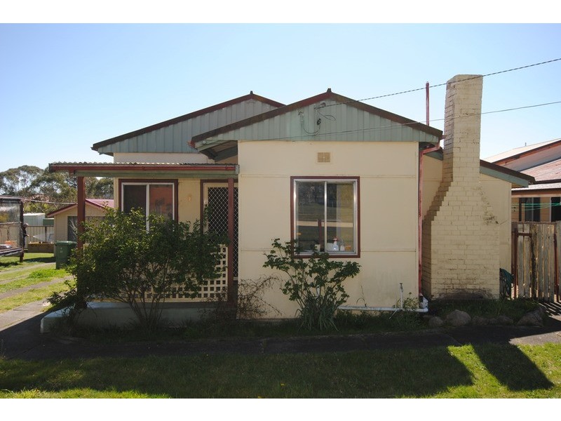 4 First  Street, Lithgow NSW 2790