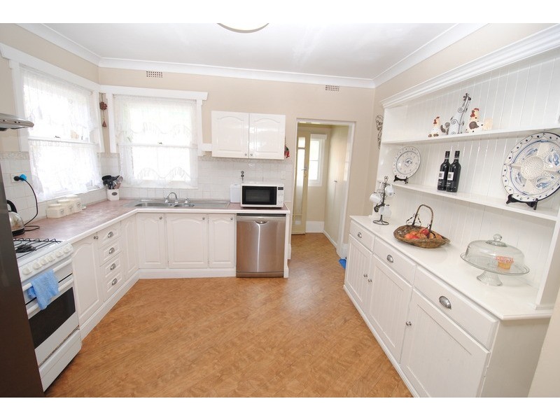 66 Academy Street, Lithgow NSW 2790