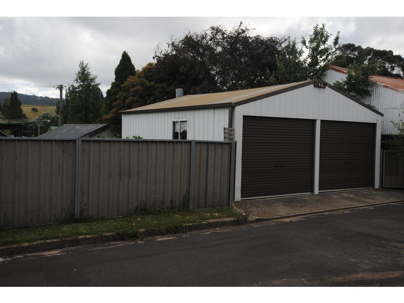 8 Caroline  Avenue, Lithgow NSW 2790