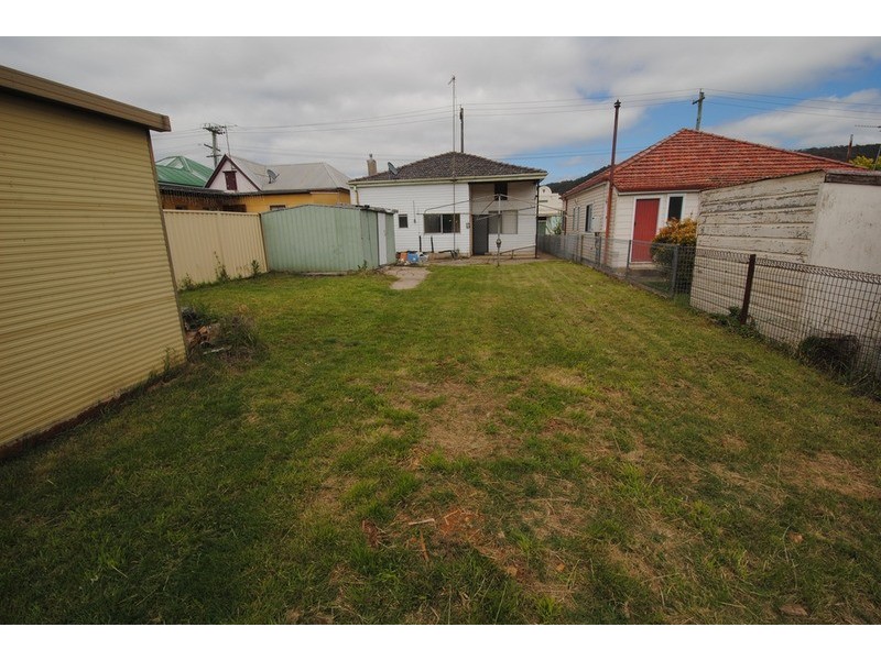 27 Tank  Street, Lithgow NSW 2790