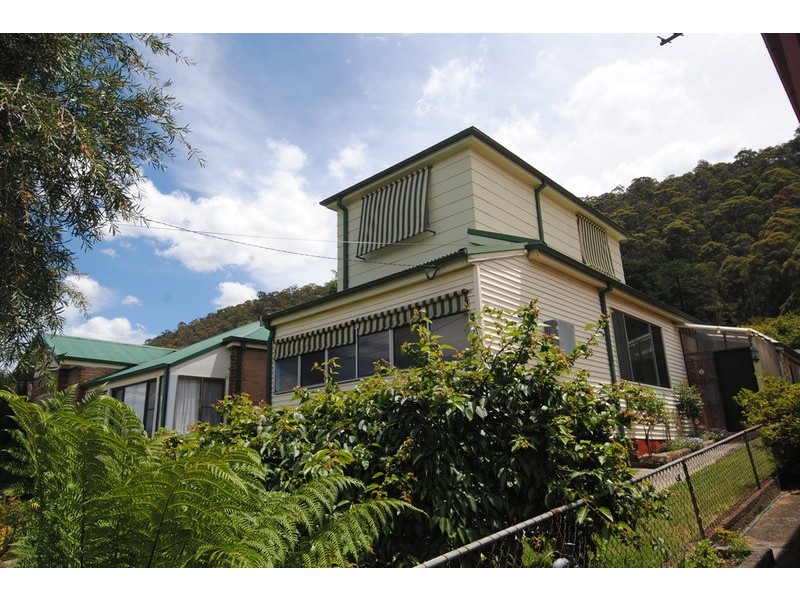 144 Macauley  Street, Lithgow NSW 2790