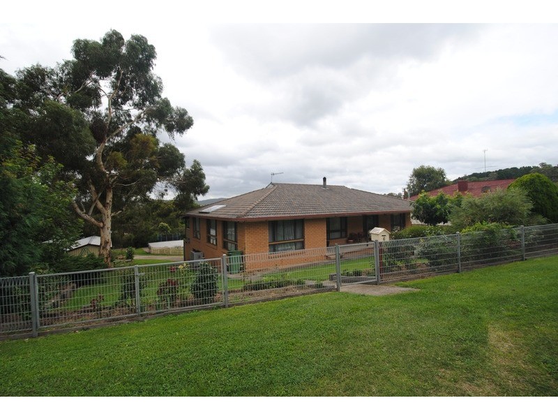 6 Burton  Street, Portland NSW 2847