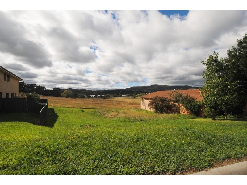 11 Walker  Drive, Lithgow NSW 2790
