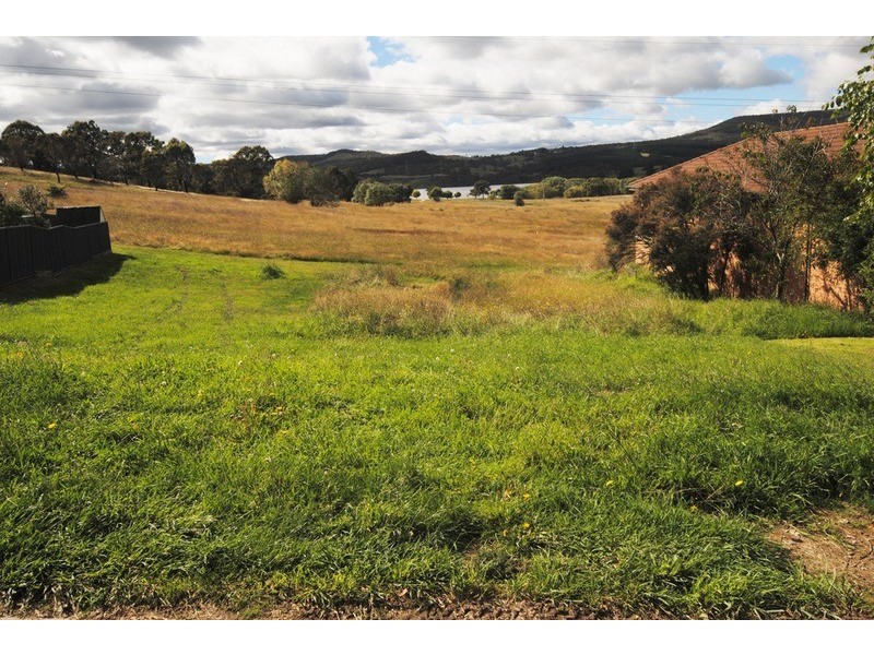 11 Walker  Drive, Lithgow NSW 2790