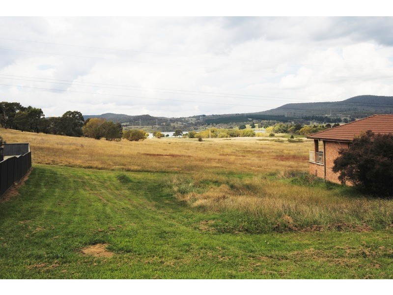 11 Walker  Drive, Lithgow NSW 2790
