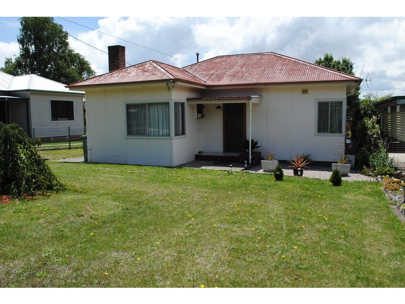 18 Beaufort Street, Lithgow NSW 2790