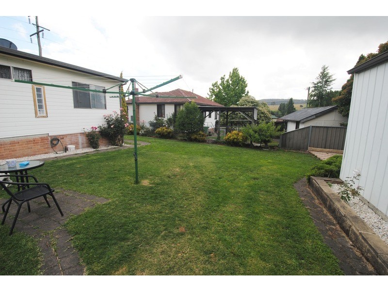 8 Caroline  Avenue, Lithgow NSW 2790