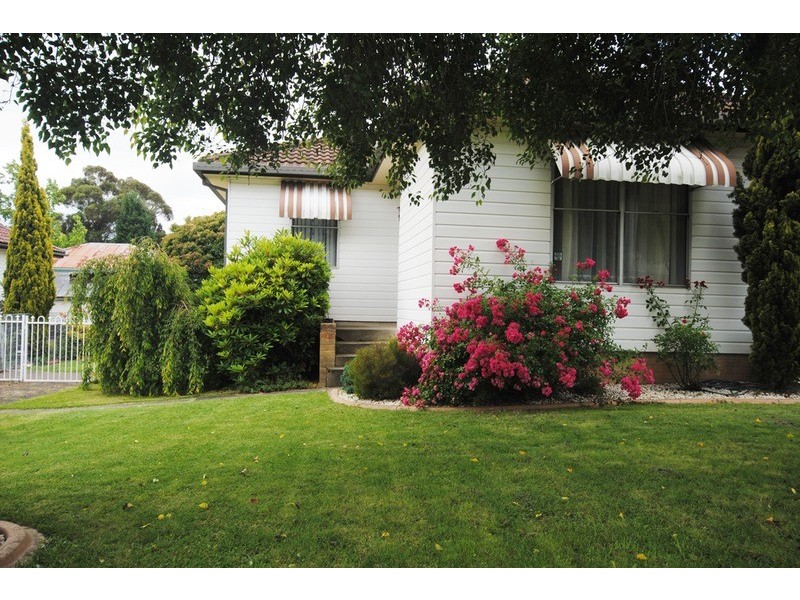 8 Caroline  Avenue, Lithgow NSW 2790