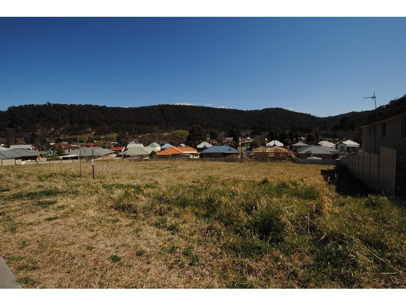 13 Henderson Place, Lithgow NSW 2790