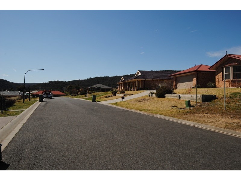 13 Henderson Place, Lithgow NSW 2790