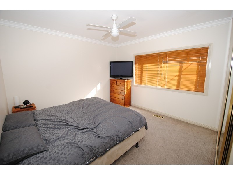 11 Rifle Parade, Lithgow NSW 2790